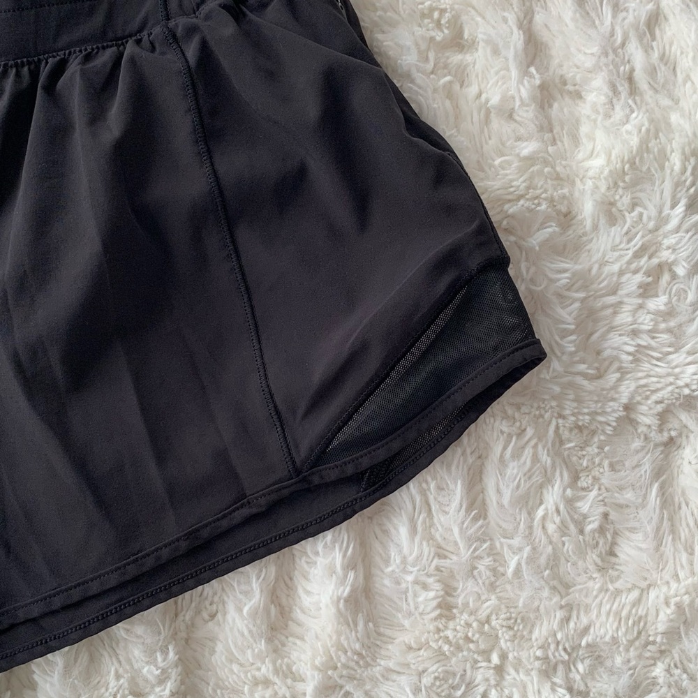 2300.♎️Lululemon hotty hot short 4” - Picture 5 of 7
